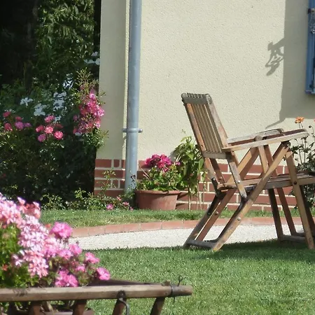 Les Charmilles Bed & Breakfast
